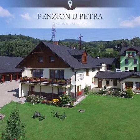 Penzion U Petra 耶塞尼克 外观 照片